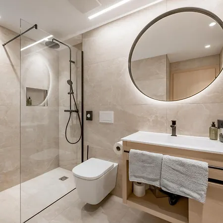 Seldon Apartment