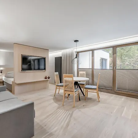 Seldon Apartment