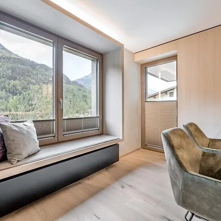 Seldon Apartment