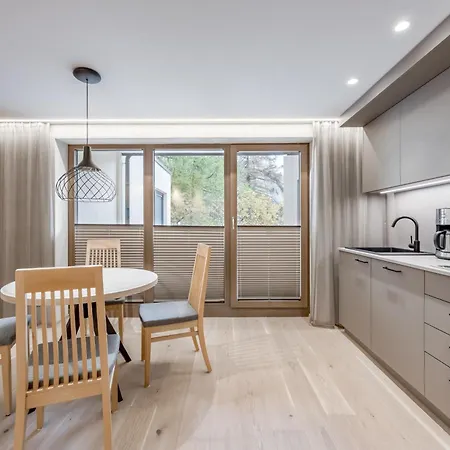 Seldon Apartment *