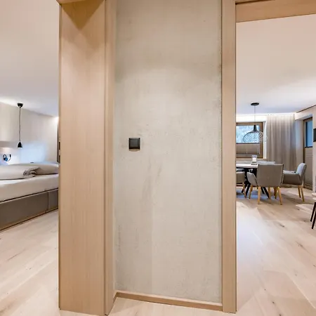 Seldon Apartment *