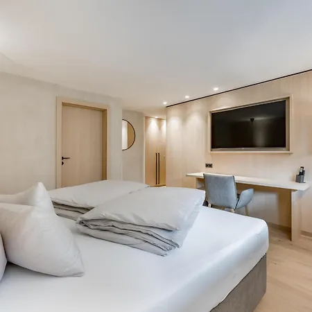 Seldon Apartment